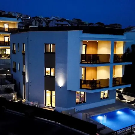 21 A Trogir