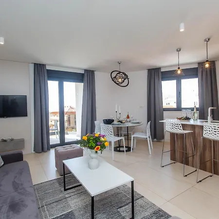 21 A Apartment
